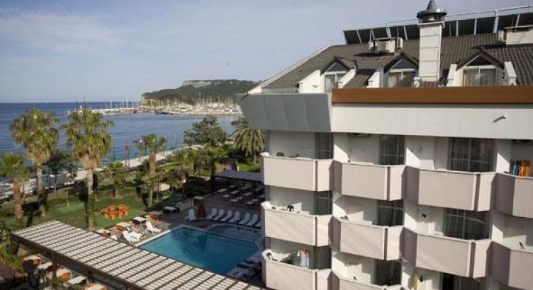 Fame Residence Beach Park