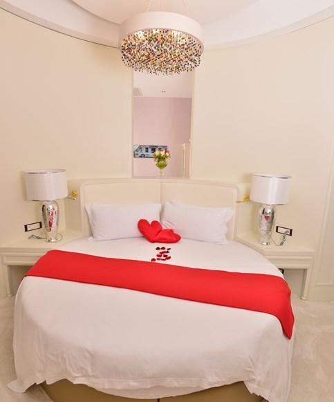 Wellborn Luxury Hotel