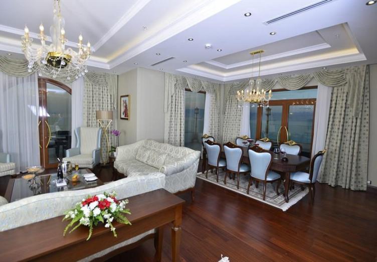 Wellborn Luxury Hotel