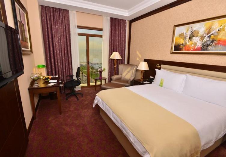 Wellborn Luxury Hotel