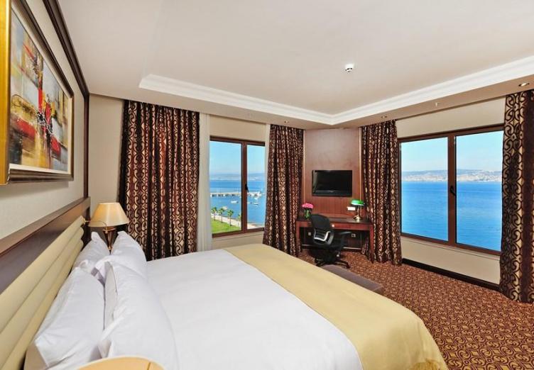 Wellborn Luxury Hotel