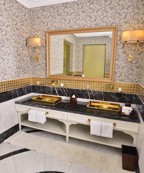 Wellborn Luxury Hotel