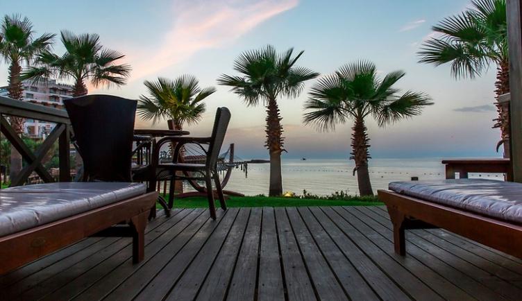 Merit Crystal Cove Hotel & Casino 