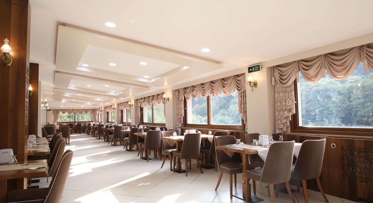 Oylat Kaplıcaları Çağlayan Otel