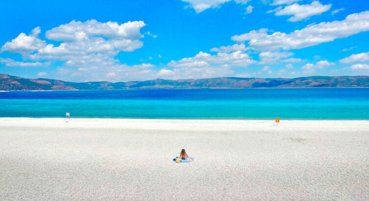 Bozcaada Ayvalık Çeşme Kuşadası Pamukkale Salda Gölü Turu (2 Gece Otel Konaklamalı) Ana Sayfa / Yurt İçi Turlar / Bozcaada Ayvalık Çeşme Kuşadası Pamukkale Salda Gölü Turu (2 Gece Otel Konaklamalı)