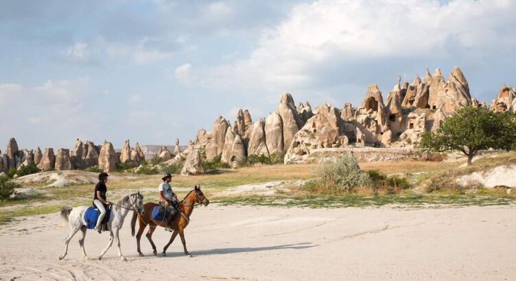  Kapadokya Ihlara Vadisi ve Hacı Bektaş Turu (1 Gece Otel Konaklamalı)