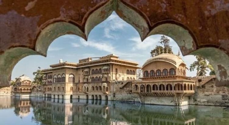 DELHI – JAIPUR – BAHARATPUR – DELHI  IŞIK FESTİVALİ kutlama