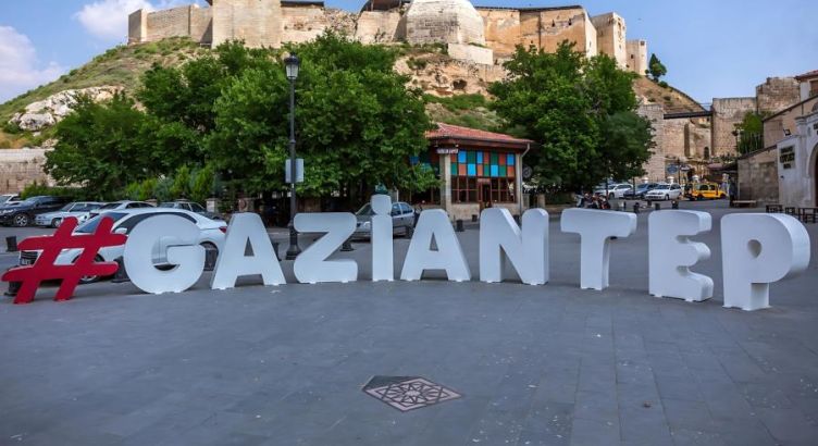 Uçaklı Dolu Dolu Bir Uçtan Bir Uca Sınırlarda Gap Doğu Anadolu Ve Nahçıvan Turu