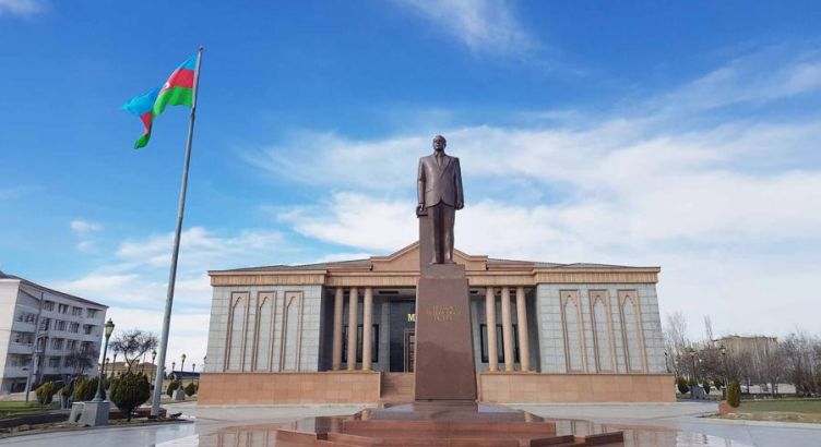 Güneyden Kuzeye Doğu Ekspresi Turu İle Diyarbakır Tatvan Van Nahçıvan Kars Erzurum Turu (Tren Gidiş Uçak Dönüş) Ana Sayfa / Yurt İçi Turlar / Güneyden Kuzeye Doğu Ekspresi Turu İle Diyarbakır Tatvan