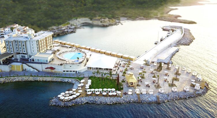 Les Ambassadeurs Hotel Casino & Marina