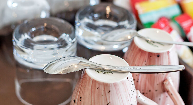 Les Ambassadeurs Hotel Casino & Marina