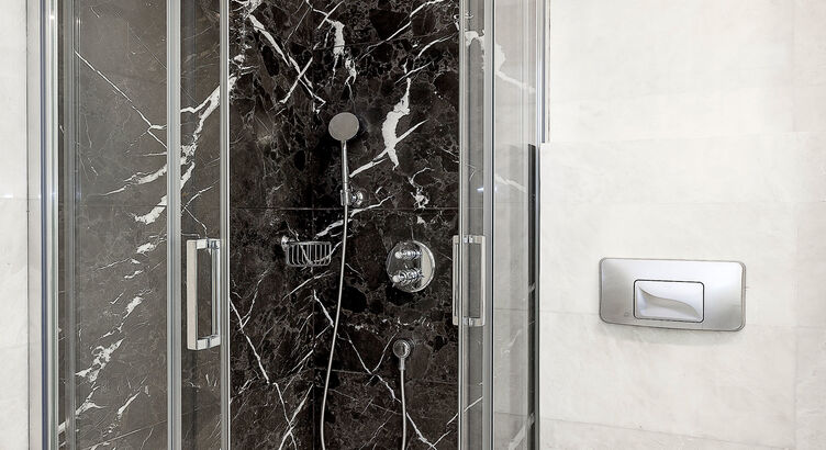 Les Ambassadeurs Hotel Casino & Marina