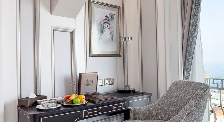 Les Ambassadeurs Hotel Casino & Marina