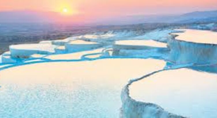 Lavanta Tarlaları Salda Gölü Pamukkale Çeşme Alaçatı Turu (1 Gece Otel Konaklamalı)